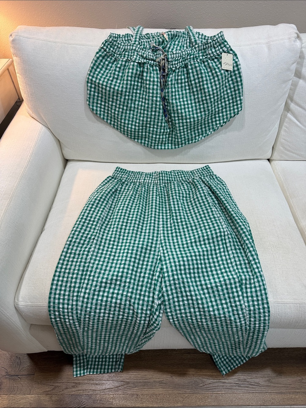 Women’s Medium NWT Free People Top Worn Once Large Pants - Super Cute